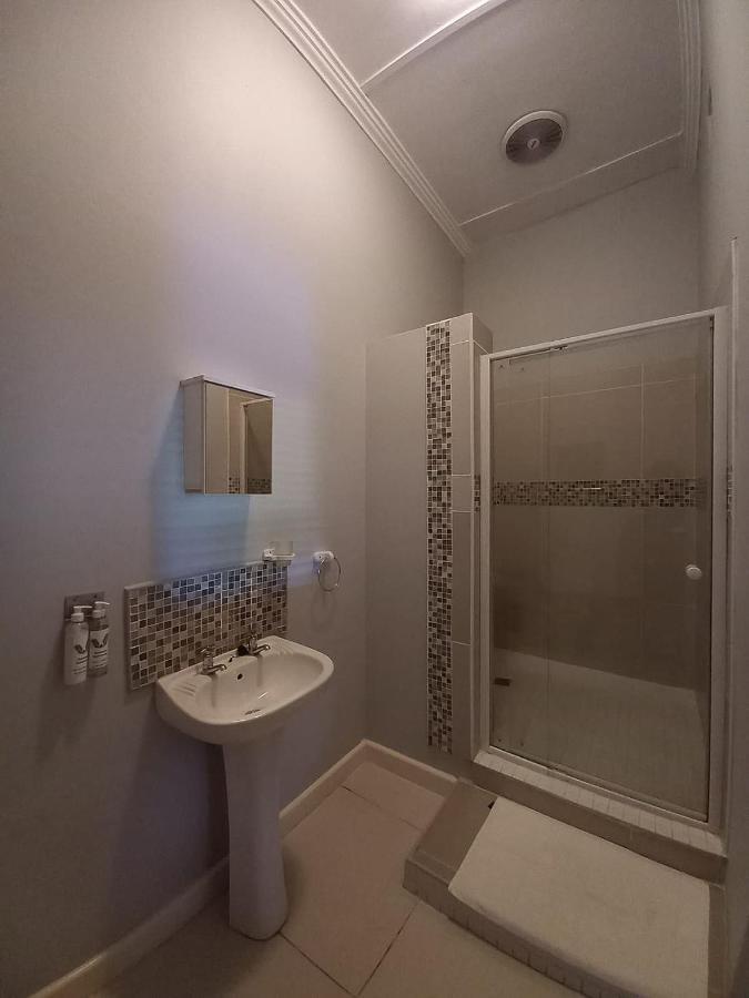 Dreamers Guesthouse - No Loadshedding King William's Town Esterno foto